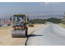 Taş ocağı yolunda asfalt çalışması