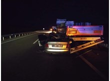 Otomobil TIR’a arkadan çarptı: 2 yaralı