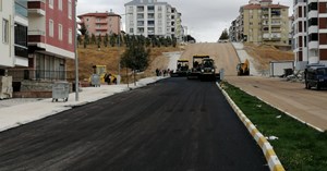 İpeklievler 2. Cadde’de asfalt çalışması tamamlandı