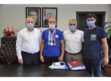 10 bin metre atletizmde altın madalya kazandı