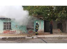 Sokakta yürürken fark ettiği yangında faciayı önledi