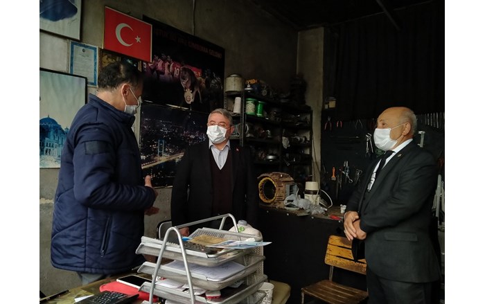 Aşgın, Hıdırlık Caddesi’nde esnafı dinledi