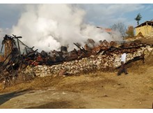 İskilip’te ev ve ahır yangını