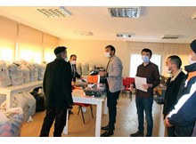 Sahada çalışan personele kışlık kıyafet