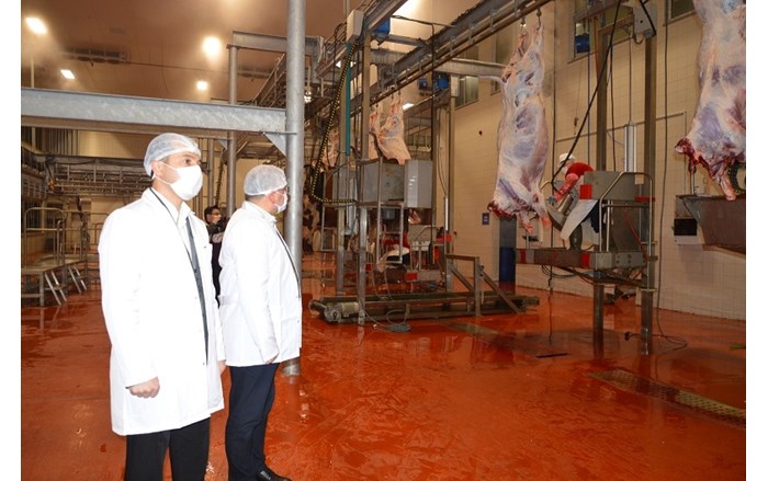 KAVURMA İLE MARKA OLAN HALK ET, HAYVANSAL ATIKLARDAN SOKAK HAYVANLARINA MAMA ÜRETECEK HALK ET TARAFINDAN ÜRETİMİ YAPILAN 