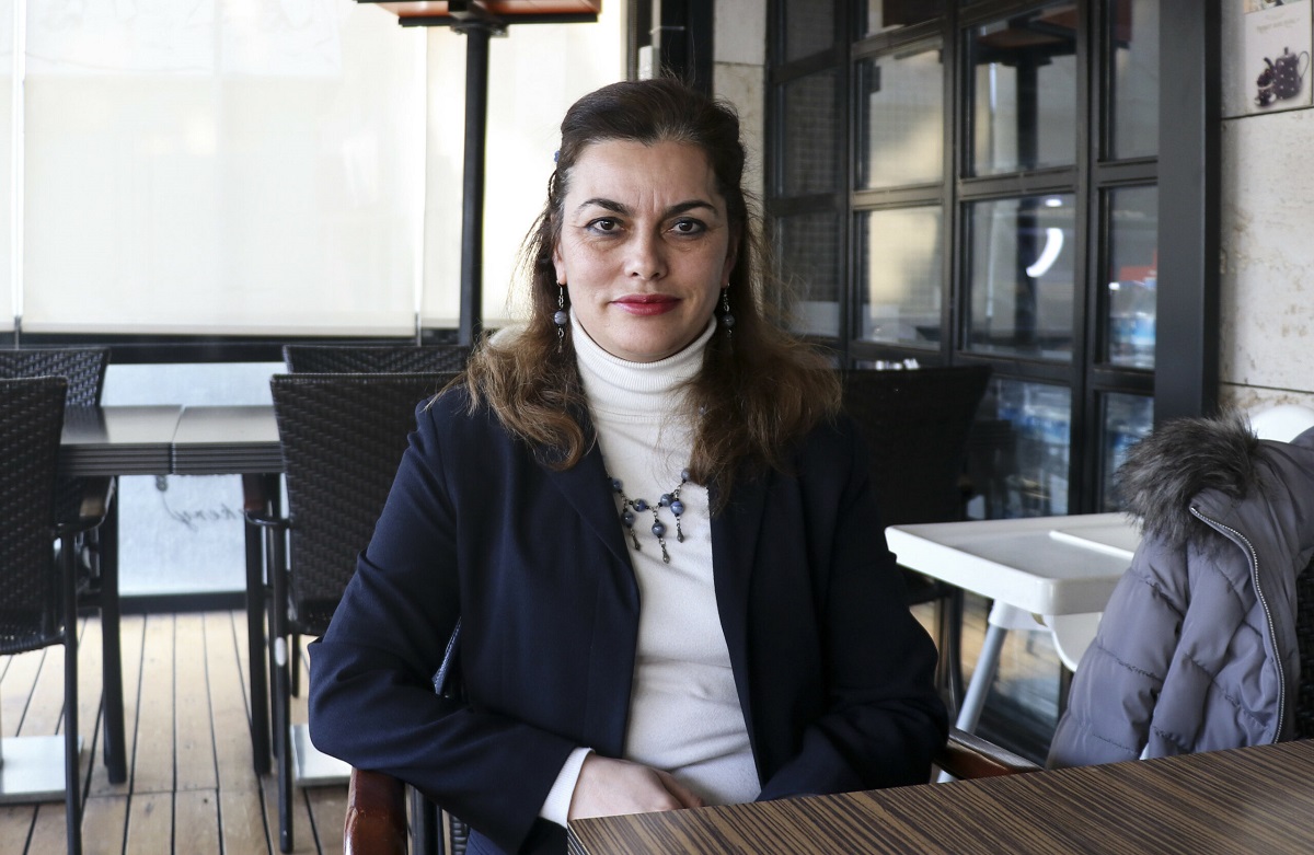ebru öztürk (2)