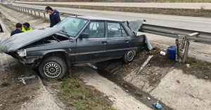 Otomobil su kanalına devrildi: 1 yaralı