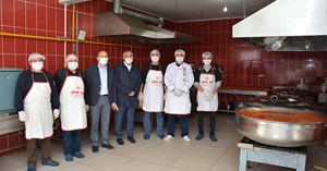 Alaca Belediyesi'nde yemek ve pide dağıtımı başladı