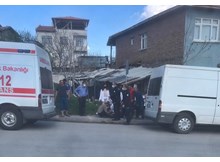 Çatışmanın arasında kalan toptancı silahla vuruldu