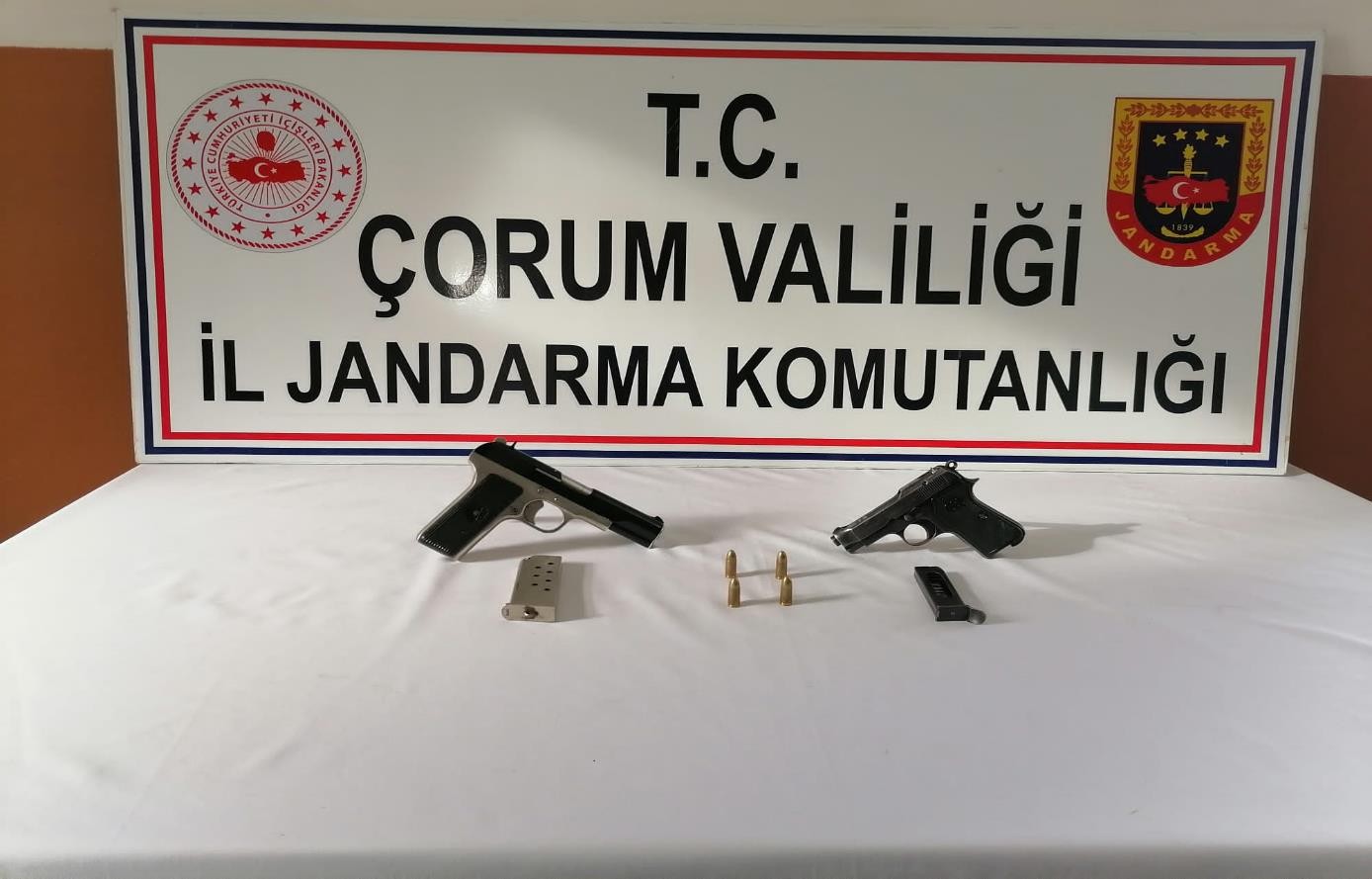 OSMANCIK'TA RUHSATSIZ TABANCA ELE GEÇİRİLDİ