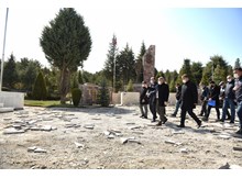 Şehitlik yenileniyor