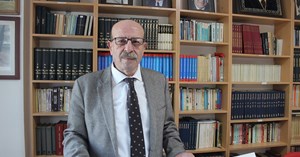 “Milletini ve kurtarıcısını küçümseyerek aydın olunmaz”