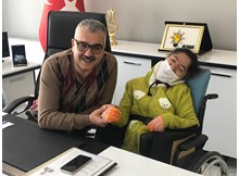 Ahlatcı’dan engellilere yakın ilgi