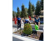 Polisten şehitlik ziyareti