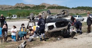 Kontrolden çıkan araç devrildi: 5 yaralı