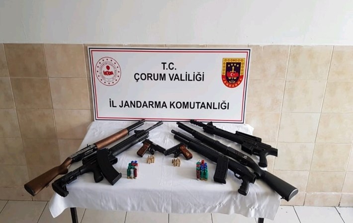 JANDARMA SİLAH KAÇAKÇILARINA GÖZ AÇTIRMIYOR