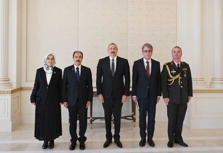 BAKÜ BÜYÜKELÇİLİĞİ'NE ATANAN BAĞCI, CUMHURBAŞKANI ALİYEV'E GÜVEN MEKTUBUNU SUNDU