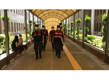 10 yıldır aranan cinayet zanlısı, ikizinin kimliğiyle saklanmış