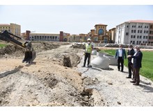 Belediye Fen Lisesi Sokakta altyapı yapıyor