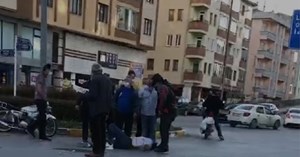 Motosiklete çarpıp olay yerinden kaçtı