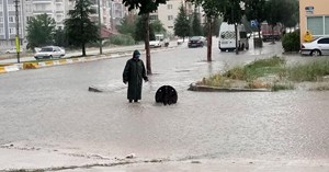 Sağanak yağış, zor durumda bıraktı