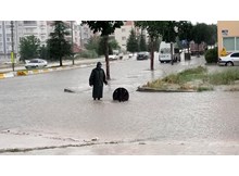 Sağanak yağış, zor durumda bıraktı