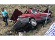 Otomobil şarampole uçtu: 2 yaralı