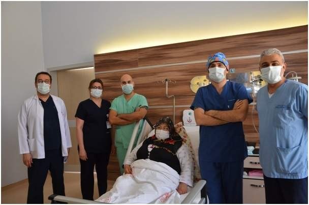HİTİT ÜNİVERSİTESİ'NDE İLK KEZ LAPAROSKOPİK TÜP MİDE AMELİYATI YAPILDI