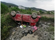 Otomobil takla attı: 2 ölü, 8 yaralı