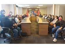 Kadınlar, seçim için kolları sıvıyor