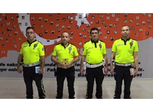 Polisten 'Karanlığa Umut Ol' kampanyasına destek