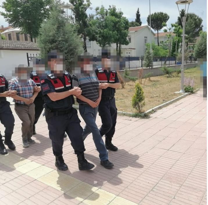 ÇORUM'DA KABLO HIRSIZLARI YAKALANDI