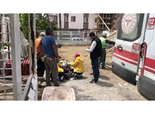 İnşaattan düşen işçi yaralandı