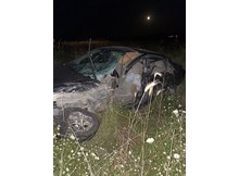 İki araca çarptı, şarampole yuvarlandı: 3 yaralı