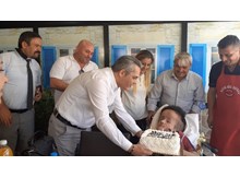 Hidrosefali hastası Berkay'a sürpriz doğum günü kutlaması