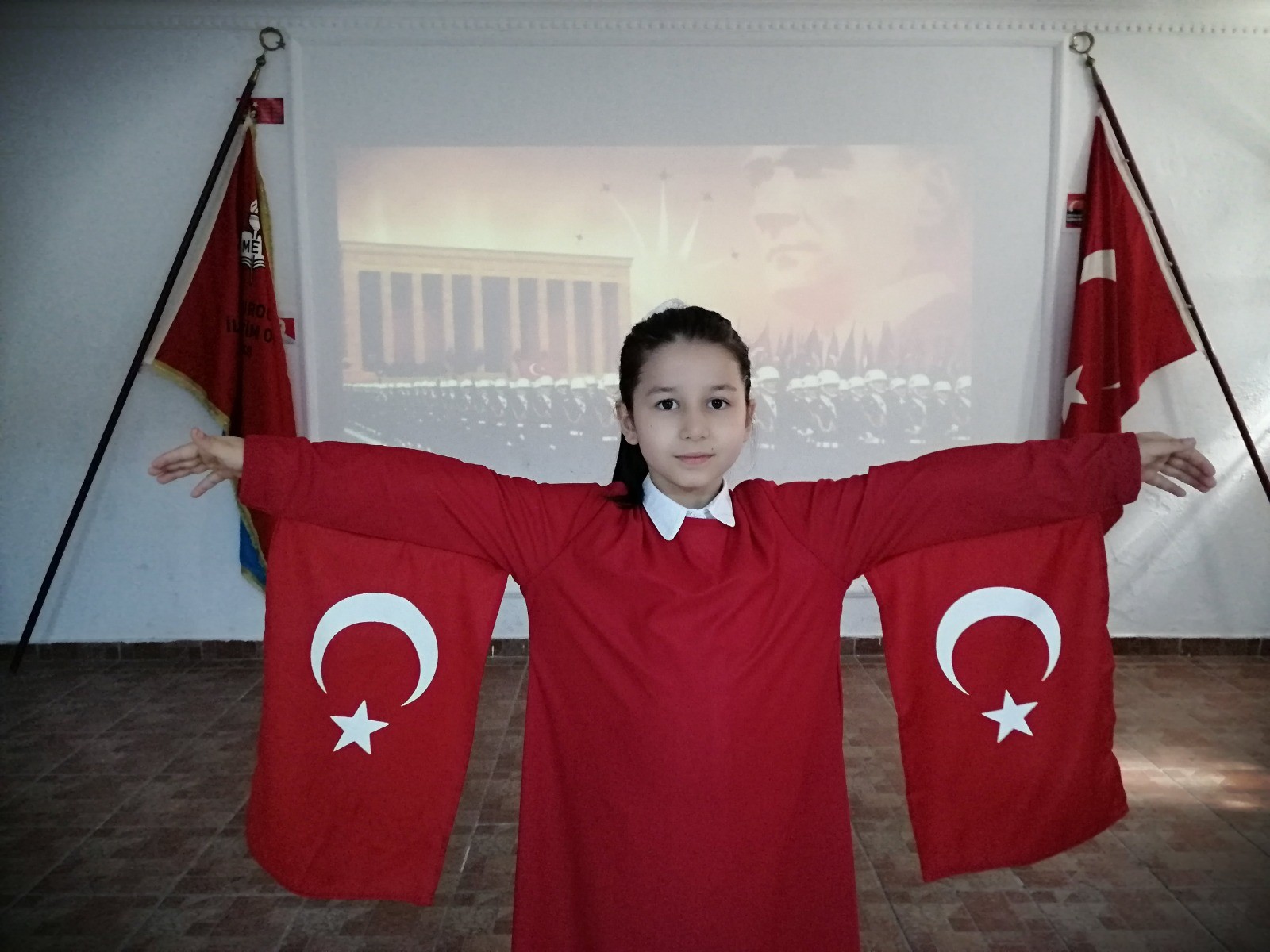 İSTİKLAL MARŞI'NI EN GÜZEL O OKUDU
