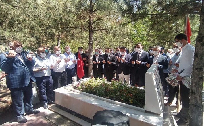 15 TEMMUZ ŞEHİDİ AKİF KAPAKLI, MEZARI BAŞINDA ANILDI