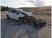 Otomobil ile motosiklet çarpıştı: 2 yaralı