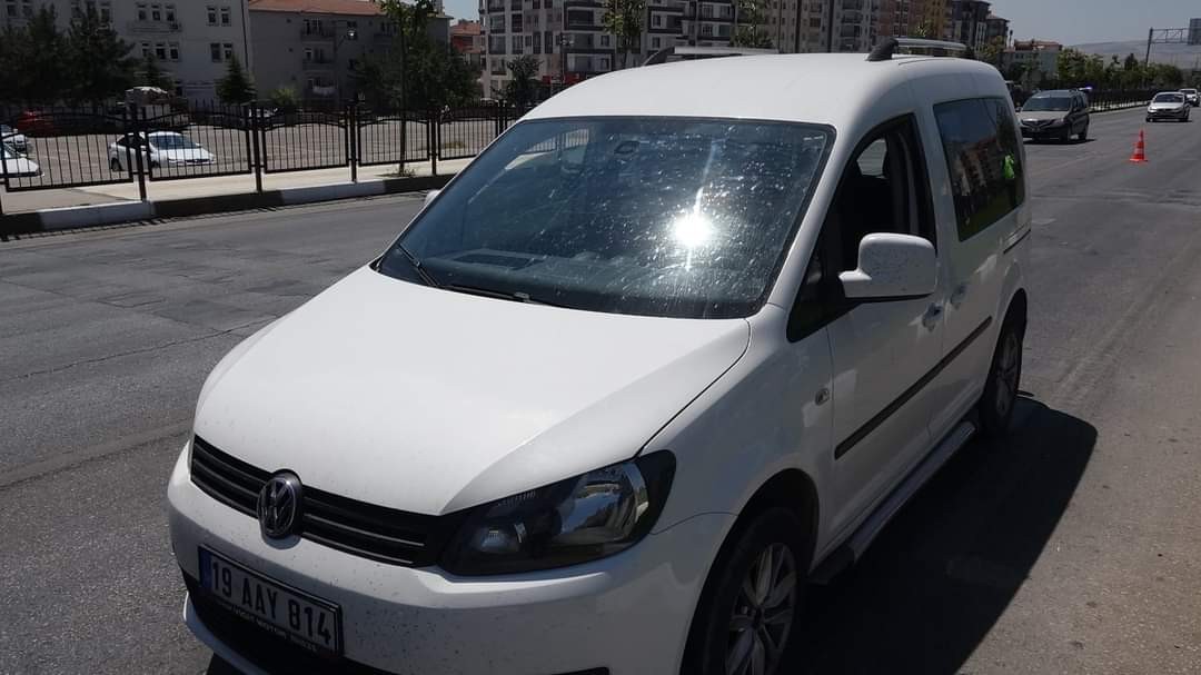 ÇALINAN ARACINI TRAFİKTE TANIDI, POLİS KOVALAMACA SONUCU YAKALADI OTO HIRSIZLARI POLİSİN KOVALAMACASI SONUCU KISKIVRAK YAKALANDI