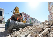 Selçuk Caddesinde yağmursuyu hattı yenileniyor