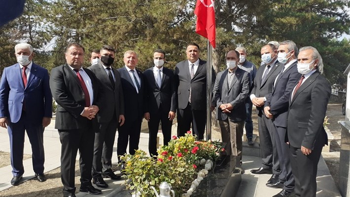 ŞEHİT ÖĞRETMEN ŞENAY AYBÜKE, MEZARI BAŞINDA ANILDI