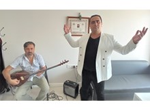 Hakimliği bıraktı, türkücü oldu