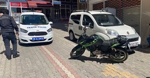 Otomobil ile motosiklet çarpıştı: 1 yaralı