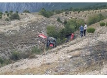 Traktör devrildi: 2 ölü