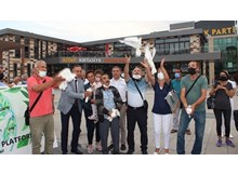 Dünya Barış Günü’nde güvercin uçurdular