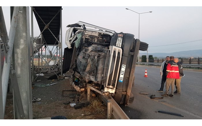 tir-kazasi-11