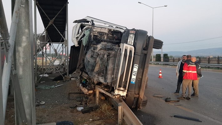 tir-kazasi-11