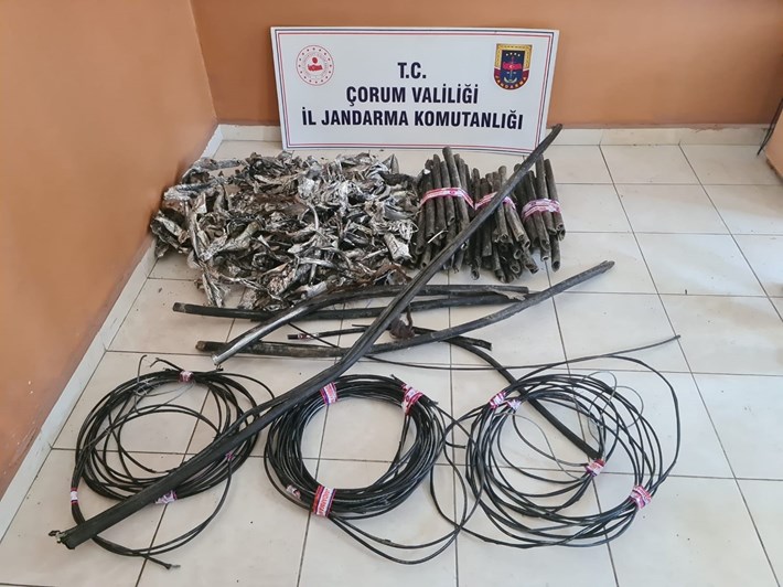 JANDARMA'DAN KABLO HIRSIZLARINA SUÇÜSTÜ