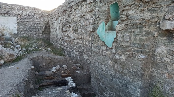 YAPI İŞGALİNDEN KURTARILAN TARİHİ KALE TURİZME KAZANDIRILIYOR ÇORUM KALESİ'NİN ALTINDAN TARİH ÇIKTI