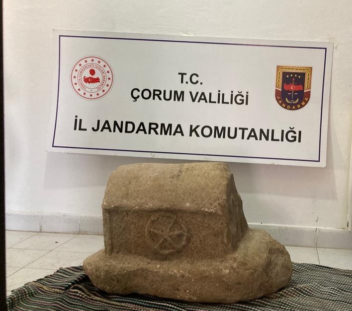 JANDARMADAN, ÇOCUK LAHİTİNİ SOSYAL MEDYADAN SATMAYA ÇALIŞAN GRUBA OPERASYON ROMA DÖNEMİNE AİT 1 ADET ÇOCUK MEZARI LAHİTİ ELE GEÇİRİLDİ: 5 GÖZALTI